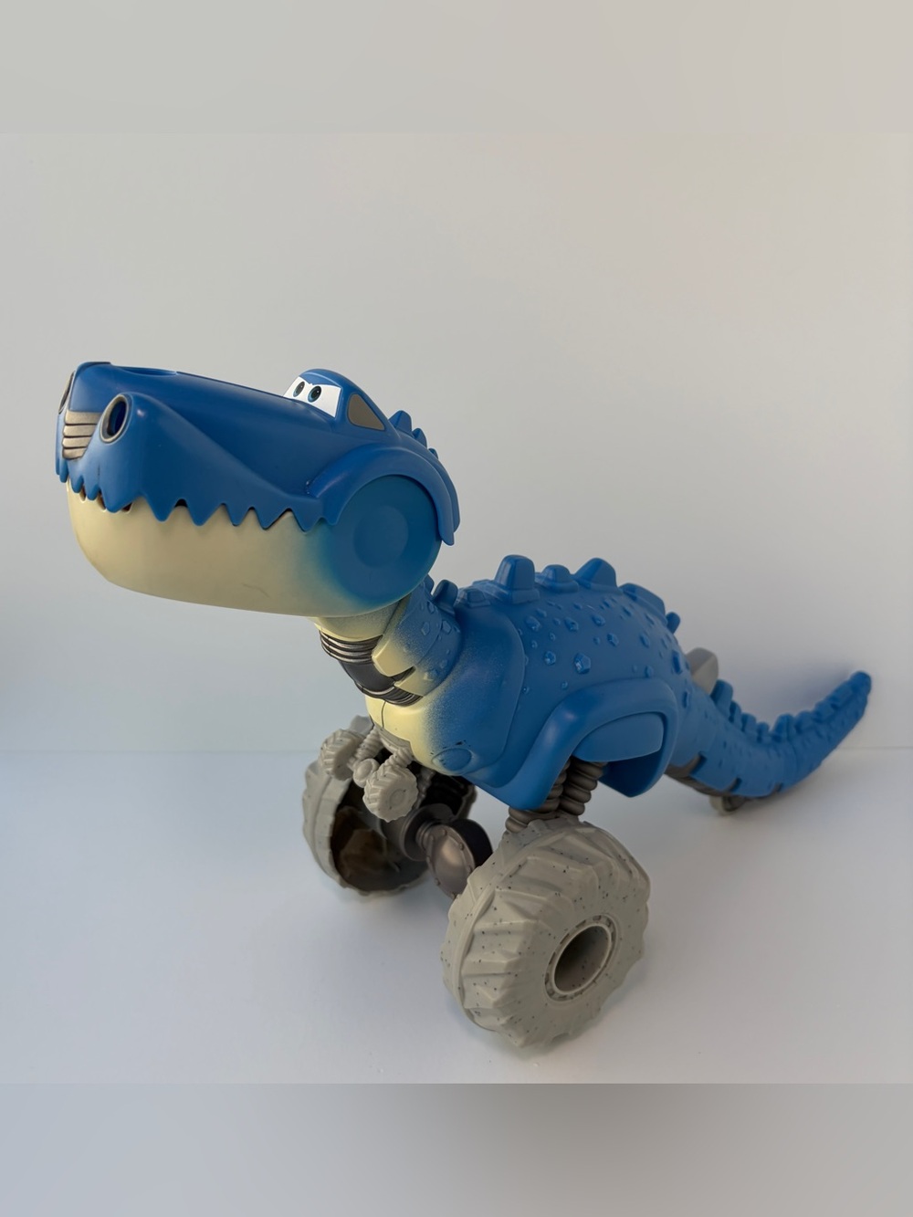 NO HORN Disney Pixar Cars‎ On the Road Dinosaur Toy Roll-and-Chomp - Eats Cars